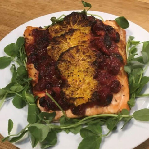 Инстант Вортекс | Рецепта за Запечена сьомга с червени боровинки и портокал в Air Fryer